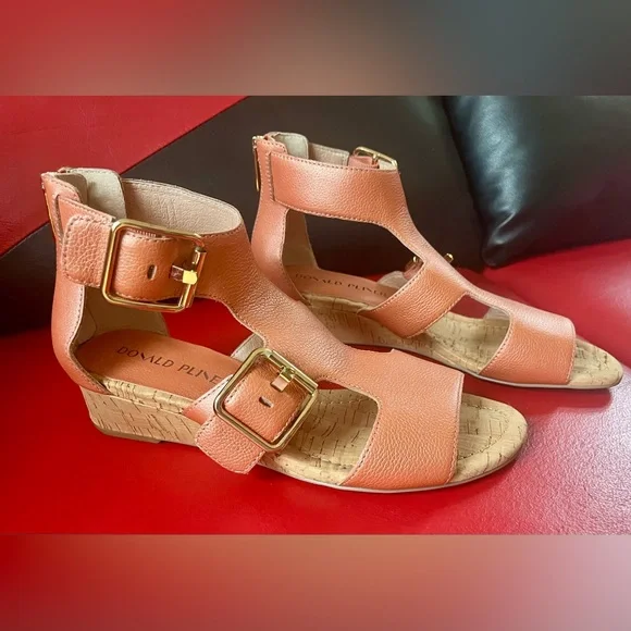 Donald J. Pliner Coral Gladiator Leather Buckle Sandals size 7.5 - Picture 3 of 7